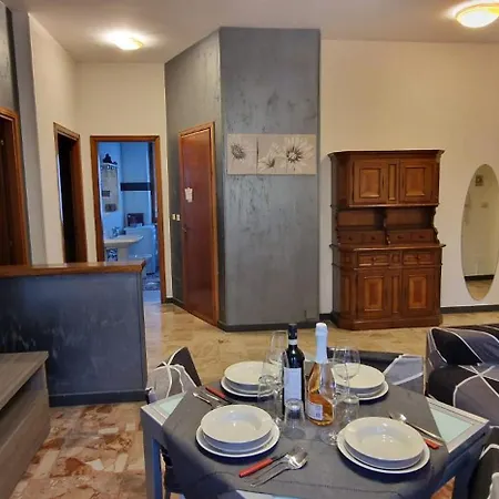 Umberto House 아파트 *
